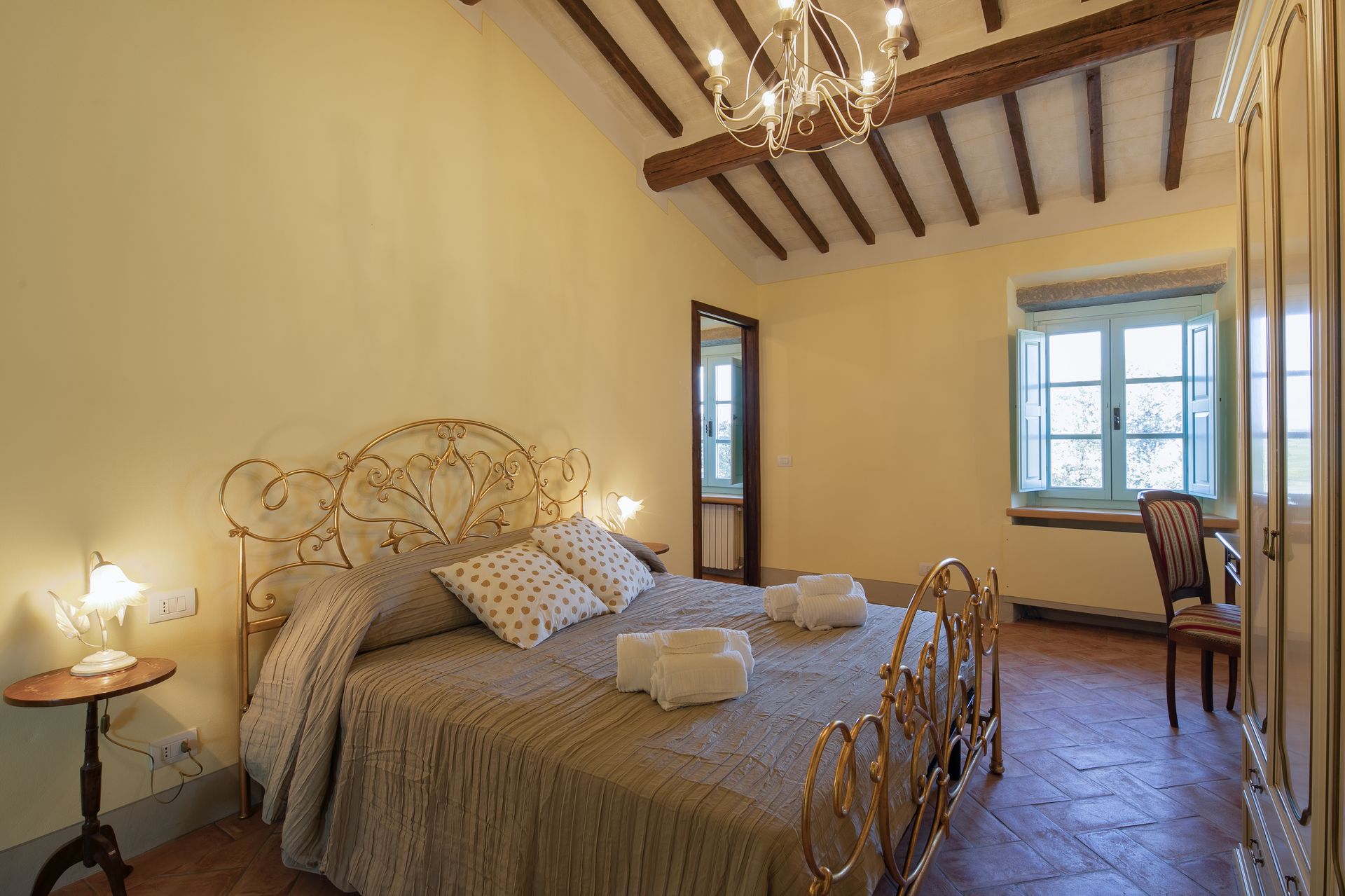 Villa Mezzavia interior bedroom